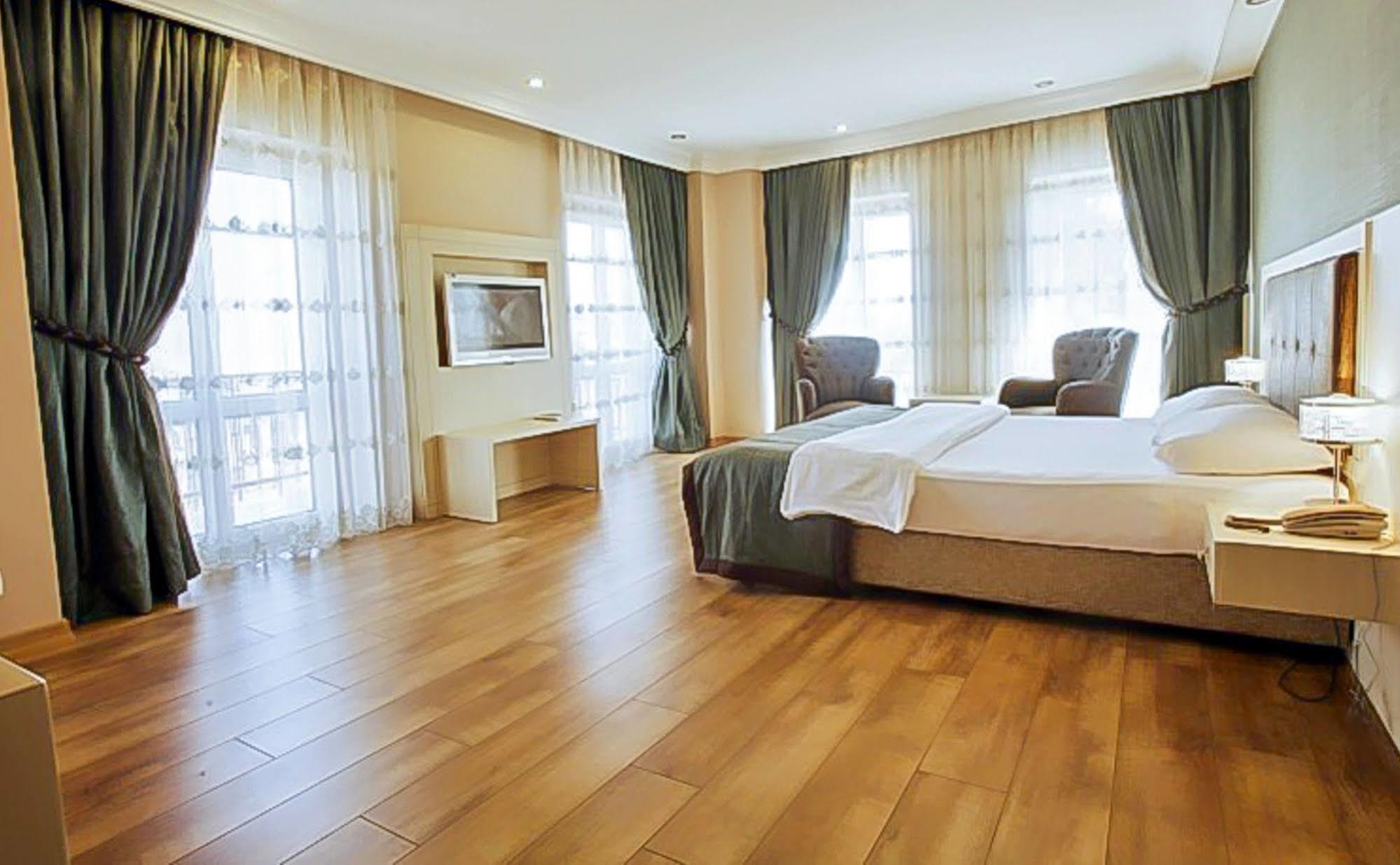 Buyukada Princess Hotel Prinseneilanden Buitenkant foto