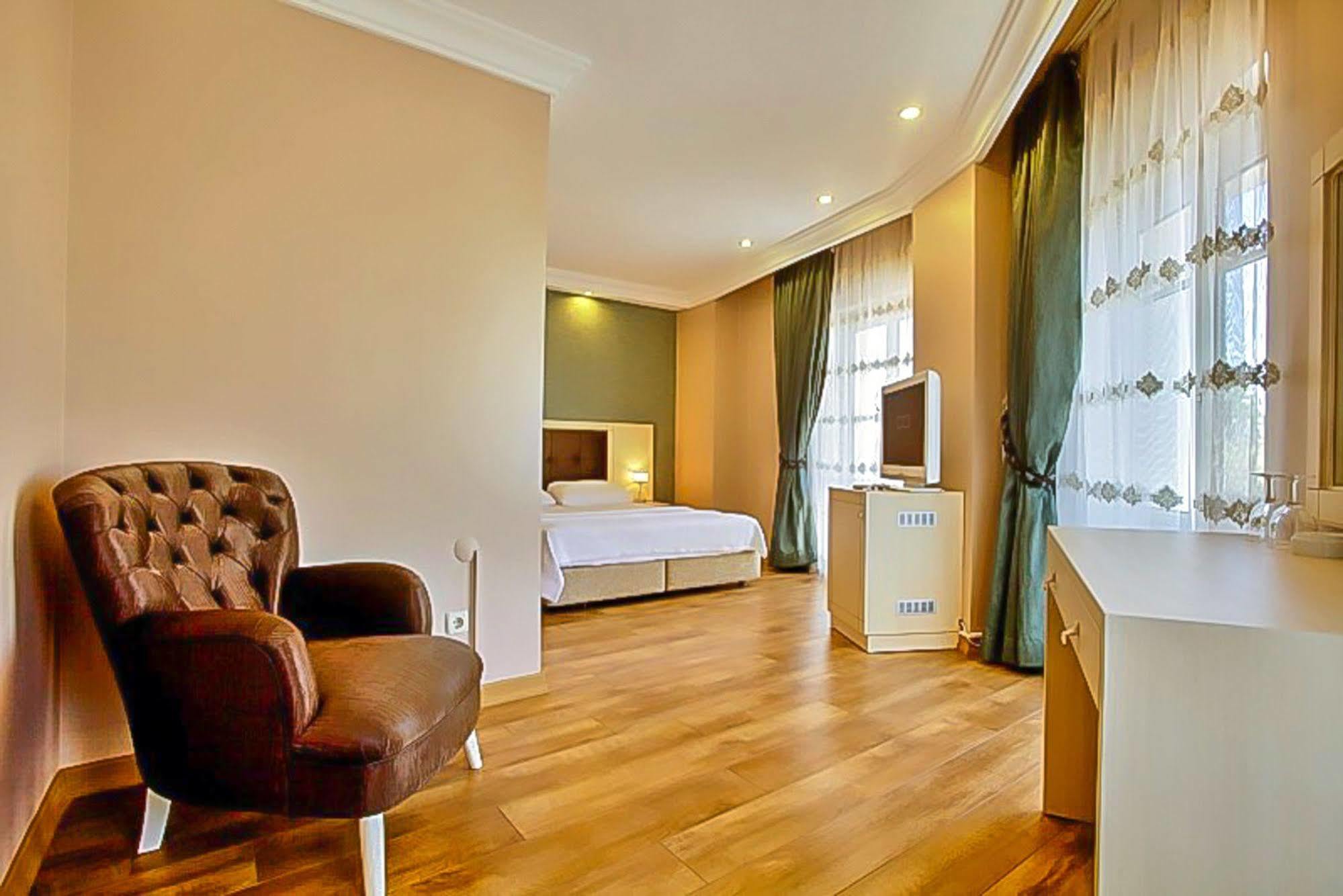 Buyukada Princess Hotel Prinseneilanden Buitenkant foto