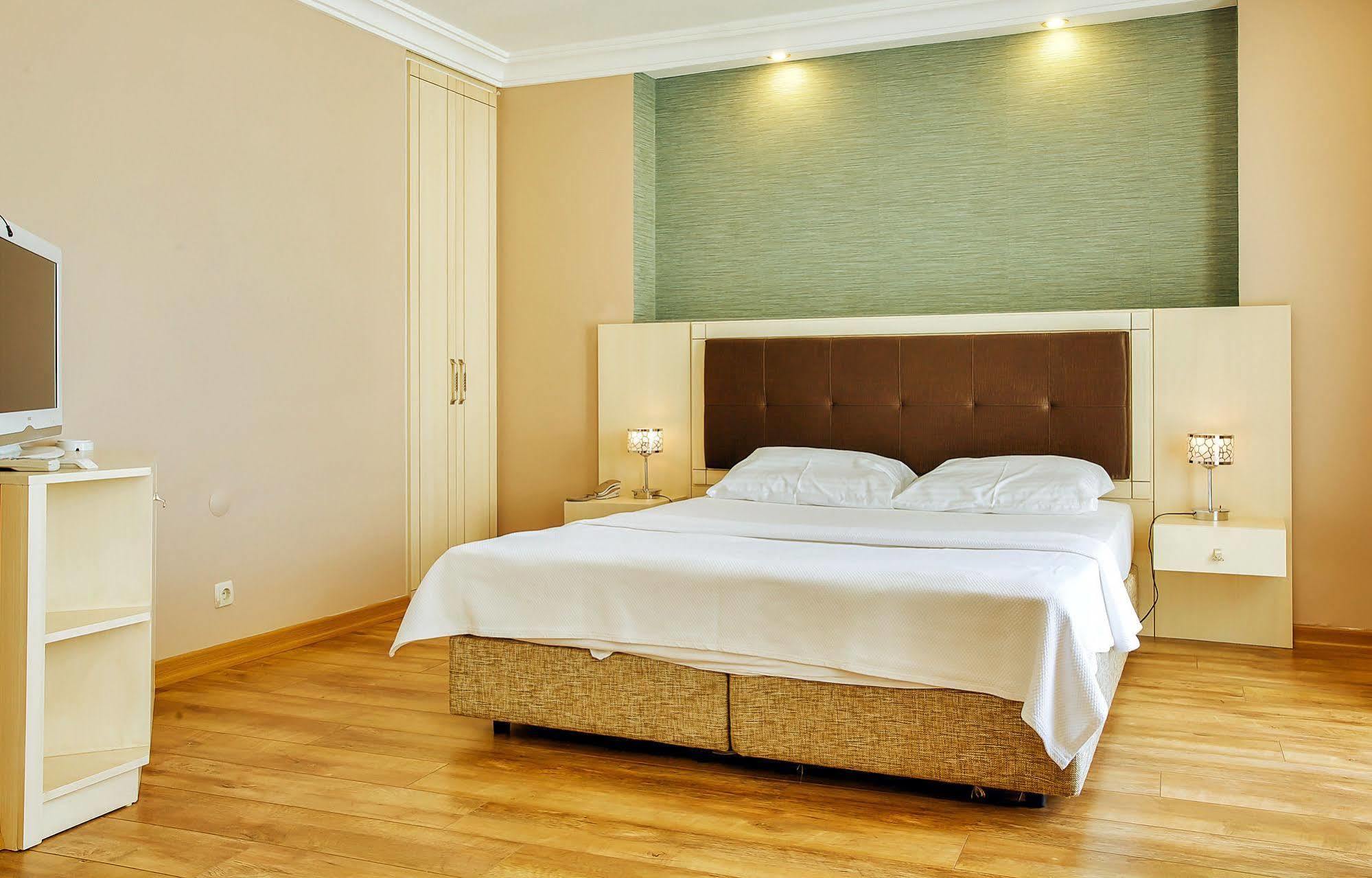 Buyukada Princess Hotel Prinseneilanden Buitenkant foto