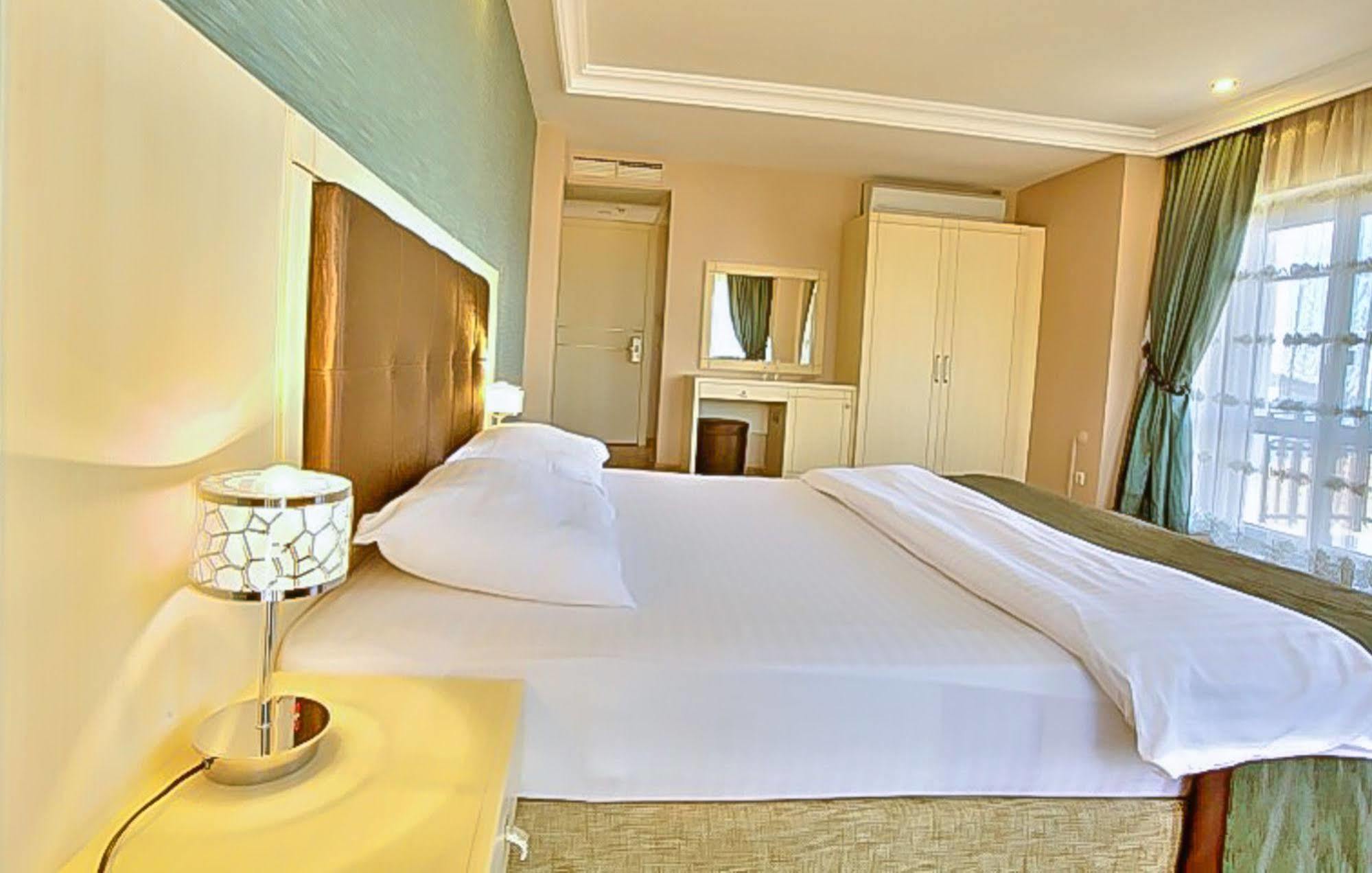 Buyukada Princess Hotel Prinseneilanden Buitenkant foto